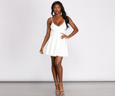 Robe patineuse en dentelle séduisante et froufrou